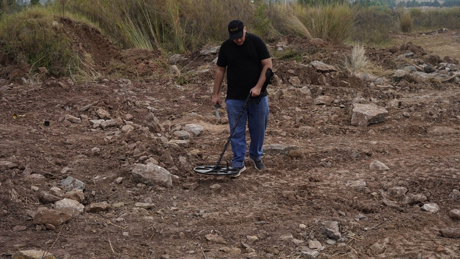 How to use a gold detector - guide